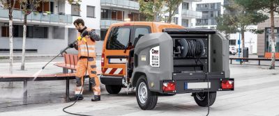 Opein | Alquiler y venta de hidrolimpiadora de agua fría y alta presión Karcher, gasolina, con remolque, 230 bar en Canarias, Madrid y Marruecos.